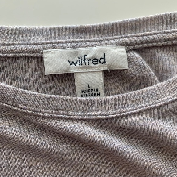 WILFRED - Aritzia T-Shirt - Picture 5 of 5